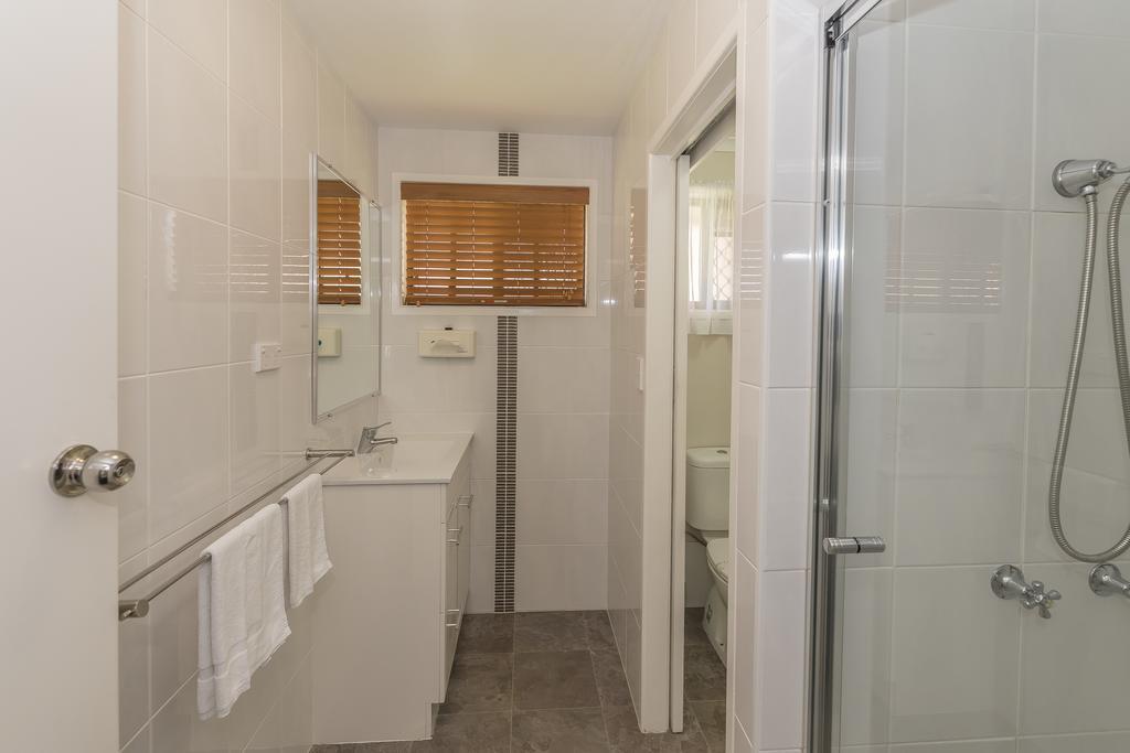 Hervey Bay Colonial Lodge Torquay Bagian luar foto