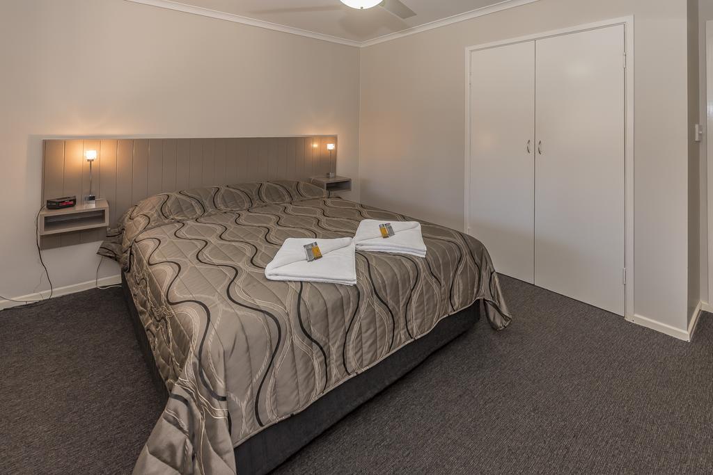 Hervey Bay Colonial Lodge Torquay Bagian luar foto