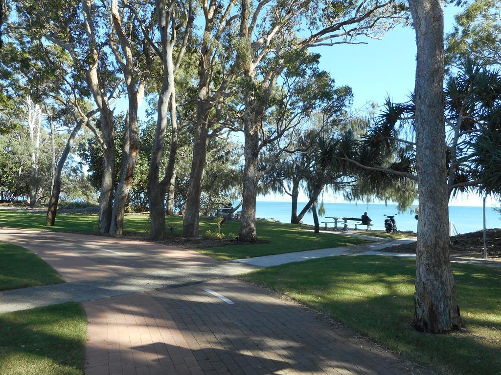 Hervey Bay Colonial Lodge Torquay Bagian luar foto