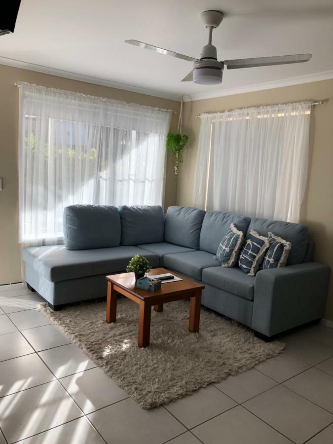 Hervey Bay Colonial Lodge Torquay Bagian luar foto