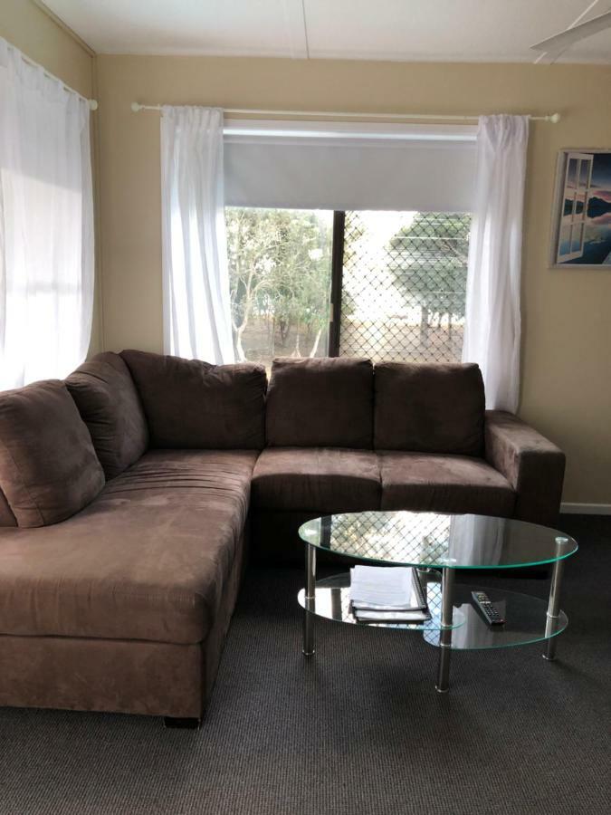 Hervey Bay Colonial Lodge Torquay Bagian luar foto