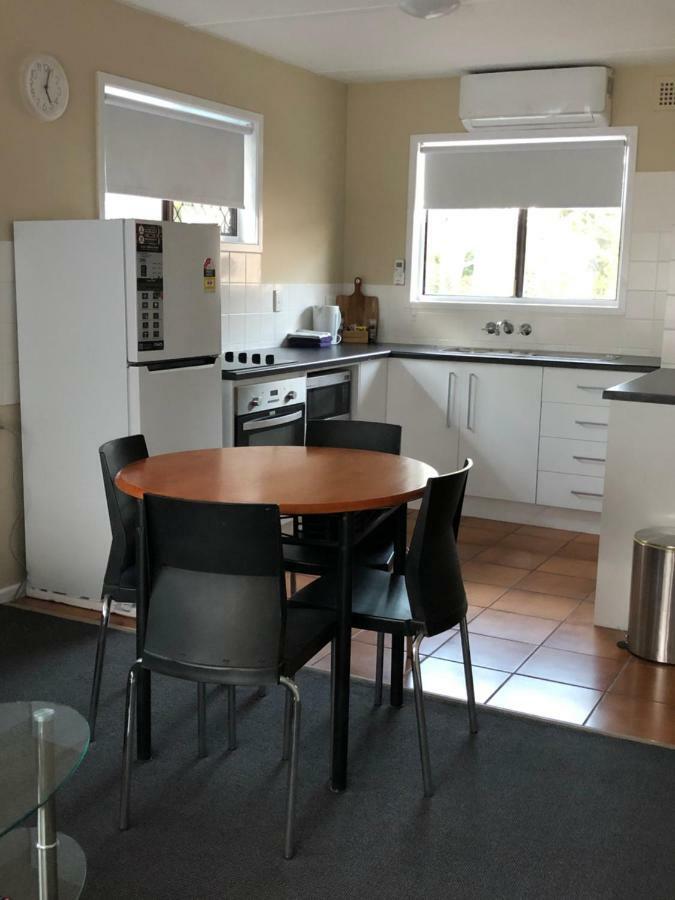 Hervey Bay Colonial Lodge Torquay Bagian luar foto