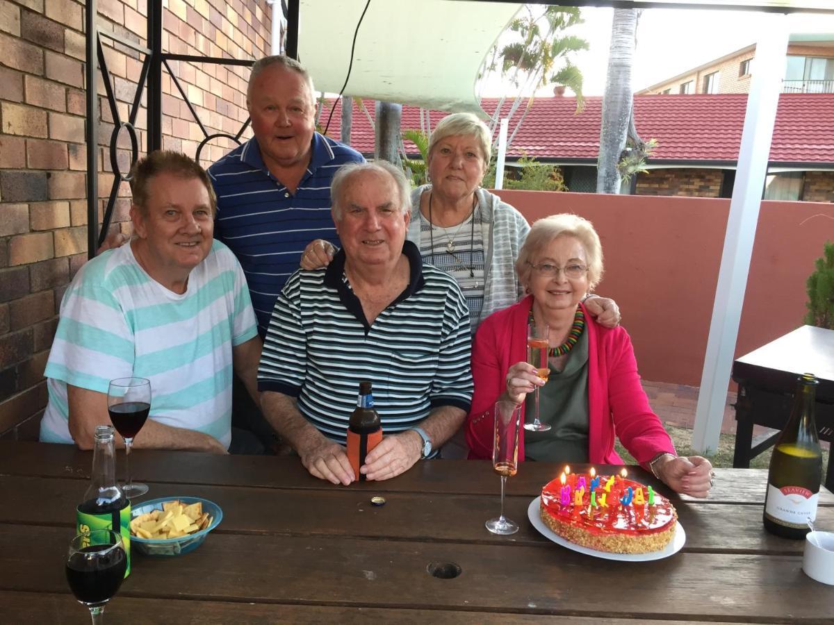 Hervey Bay Colonial Lodge Torquay Bagian luar foto